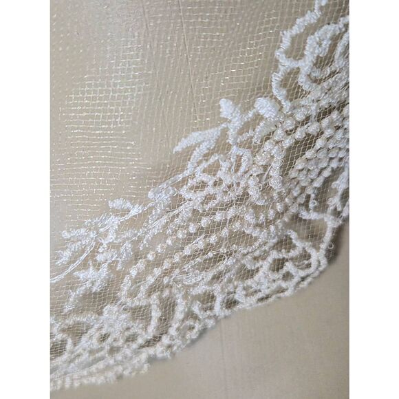 Alecon lace chapel length veil - Picture 7 of 7